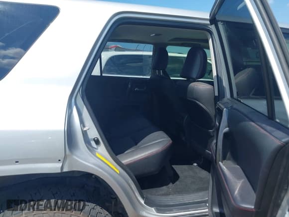 ✅ 2023 Toyota 4Runner TRD Off Road Premium • VIN: JTERU5JR2P6202086 • Lot: 43123095. Wystawiony na IAAI z przebiegiem 37 841 mil. Bezpłatny archiwum sprzedaży aukcyjnych z USA i szczegółowy raport historii pojazdu na DreamBid. Zdjęcie 8.