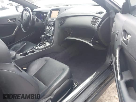 ✅ 2015 Hyundai Genesis Coupe R-Spec • VIN: KMHHU6KJ2FU125398 • Lot: 41617351. Wystawiony na IAAI z przebiegiem 114 894 mil. Bezpłatny archiwum sprzedaży aukcyjnych z USA i szczegółowy raport historii pojazdu na DreamBid. Zdjęcie 5.