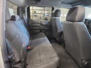 ✅ 2021 Chevrolet Silverado 1500 Custom Trail Boss • VIN: 1GCPYCEF4MZ244709 • Lot: 87100405. Wystawiony na Copart z przebiegiem 57 258 mil. Bezpłatny archiwum sprzedaży aukcyjnych z USA i szczegółowy raport historii pojazdu na DreamBid. Zdjęcie 10.