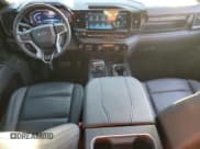 ✅ 2024 Chevrolet Silverado 1500 LT Trail Boss • VIN: 3GCUDFE81RG301652 • Lot: 82309385. Wystawiony na Copart z przebiegiem 30 010 mil. Bezpłatny archiwum sprzedaży aukcyjnych z USA i szczegółowy raport historii pojazdu na DreamBid. Zdjęcie 8.