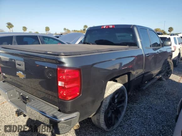 ✅ 2019 Chevrolet Silverado 1500 LT • VIN: 2GCRCPEC9K1230590 • Lot: 73798174. Wystawiony na Copart z przebiegiem Nie podano. Bezpłatny archiwum sprzedaży aukcyjnych z USA i szczegółowy raport historii pojazdu na DreamBid. Zdjęcie 3.