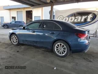 ✅ 2020 Mercedes-Benz A 220 • VIN: W1K3G4EBXLW043018 • Лот: 87303295. Опубликован ранее на Copart с пробегом 64 224 миль. Бесплатный доступ к архиву аукционных продаж из США и подробный отчёт об истории автомобиля на DreamBid. Изображение 2.