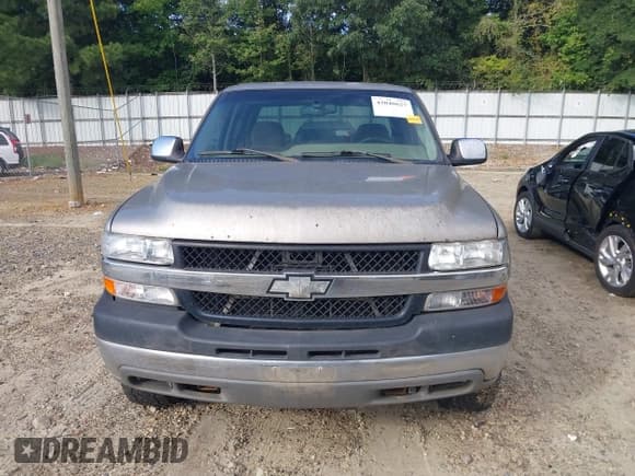 ✅ 2002 Chevrolet Silverado 2500HD LT • VIN: 1GCHK23U52F235890 • Lot: 43040627. Listed on IAAI with 361,130 mi. Free auction sales archive from the USA and detailed vehicle history report at DreamBid. Image 12.
