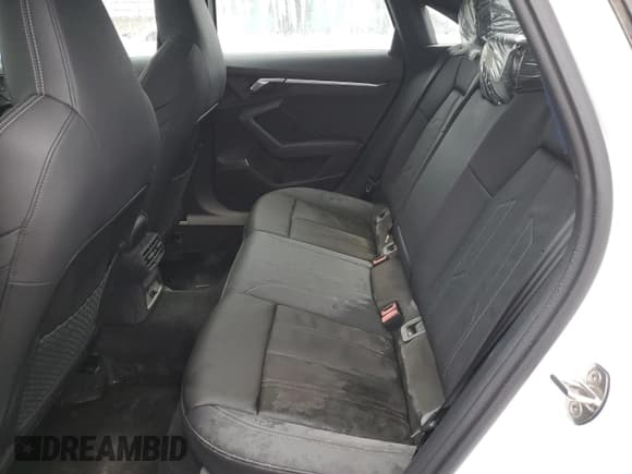 ✅ 2024 Audi S3 Premium Plus • VIN: WAUH3CGY6RA115701 • Lot: 84027904. Wystawiony na Copart z przebiegiem Nie podano. Bezpłatny archiwum sprzedaży aukcyjnych z USA i szczegółowy raport historii pojazdu na DreamBid. Zdjęcie 10.