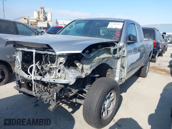 ✅ 2019 Toyota Tacoma SR • VIN: 5TFSX5EN2KX067912 • Лот: 42480481. Опубликован ранее на IAAI с пробегом Не указан. Бесплатный доступ к архиву аукционных продаж из США и подробный отчёт об истории автомобиля на DreamBid. Изображение 19.