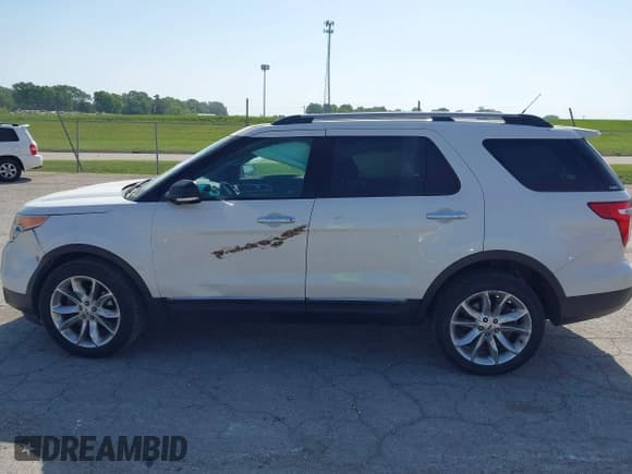 ✅ 2015 Ford Explorer XLT • VIN: 1FM5K8D81FGA13379 • Lot: 42275630. Wystawiony na IAAI z przebiegiem 169 545 mil. Bezpłatny archiwum sprzedaży aukcyjnych z USA i szczegółowy raport historii pojazdu na DreamBid. Zdjęcie 14.