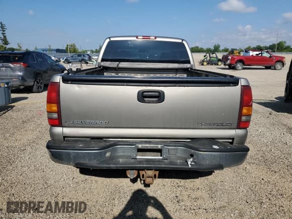 ✅ 2001 Chevrolet Silverado 1500 • VIN: 2GCEK19T611382334 • Лот: 58855725. Опубликован ранее на Copart с пробегом 263 550 миль. Бесплатный доступ к архиву аукционных продаж из США и подробный отчёт об истории автомобиля на DreamBid. Изображение 6.