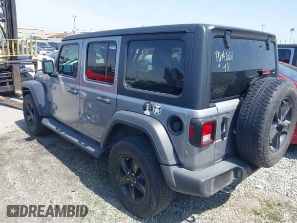 ✅ 2021 Jeep Wrangler Unlimited Sport Altitude • VIN: 1C4HJXDGXMW662493 • Lot: 41288957. Wystawiony na IAAI z przebiegiem 64 808 mil. Bezpłatny archiwum sprzedaży aukcyjnych z USA i szczegółowy raport historii pojazdu na DreamBid. Zdjęcie 3.