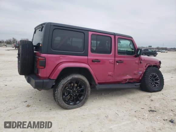 ✅ 2021 Jeep Wrangler Unlimited Sahara • VIN: 1C4JJXP68MW852703 • Lot: 45791735. Listed on Copart with 25,437 mi. Free auction sales archive from the USA and detailed vehicle history report at DreamBid. Image 3.