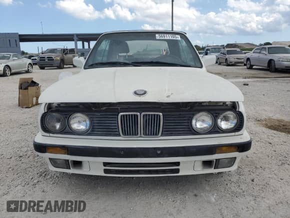 1991 BMW 3 Series z VIN WBABB2317MEC26337, wystawiony jako Copart lot #56911105 z przebiegiem 156 780 mil mil oraz Czysty tytuł • Clean title. Historia ofert i sprzedaży dostępna na DreamBid. Obrazek 5.