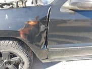 ✅ 2007 Jeep Grand Cherokee Overland • VIN: 1J8HR68277C601487 • Lot: 43606710. Listed on IAAI with 245,137 mi. Free auction sales archive from the USA and detailed vehicle history report at DreamBid. Image 6.