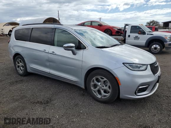 ✅ 2022 Chrysler Pacifica Limited • VIN: 2C4RC1GG7NR175799 • Лот: 63038045. Опубликован ранее на Copart с пробегом 32 317 миль. Бесплатный доступ к архиву аукционных продаж из США и подробный отчёт об истории автомобиля на DreamBid. Изображение 4.