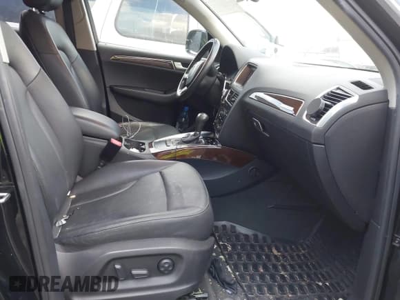 ✅ 2012 Audi Q5 Premium • VIN: WA1CFAFP2CA136015 • Lot: 41826731. Listed on IAAI with 161,488 mi. Free auction sales archive from the USA and detailed vehicle history report at DreamBid. Image 5.