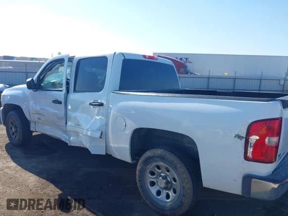 ✅ 2010 Chevrolet Silverado 1500 LS • VIN: 3GCRCREA7AG264172 • Lot: 43559823. Listed on IAAI with 176,031 mi. Free auction sales archive from the USA and detailed vehicle history report at DreamBid. Image 14.