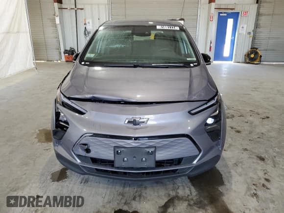✅ 2023 Chevrolet Bolt EV 1LT • VIN: 1G1FW6S05P4176207 • Lot: 61691174. Wystawiony na Copart z przebiegiem 28 605 mil. Bezpłatny archiwum sprzedaży aukcyjnych z USA i szczegółowy raport historii pojazdu na DreamBid. Zdjęcie 5.