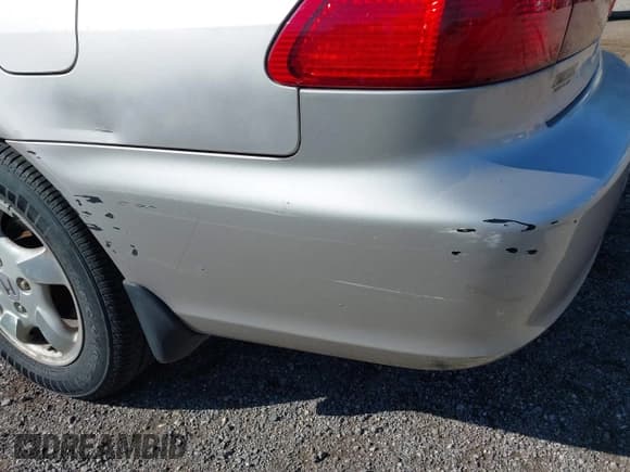 ✅ 1998 Honda Accord EX • VIN: 1HGCG5656WA219042 • Лот: 43031431. Опубликован ранее на IAAI с пробегом 153 934 миль. Бесплатный доступ к архиву аукционных продаж из США и подробный отчёт об истории автомобиля на DreamBid. Изображение 6.