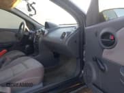 ✅ 2006 Saturn ION • VIN: 1G8AJ55F46Z139784 • Lot: 43651168. Wystawiony na IAAI z przebiegiem 216 228 mil. Bezpłatny archiwum sprzedaży aukcyjnych z USA i szczegółowy raport historii pojazdu na DreamBid. Zdjęcie 5.