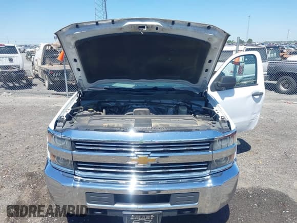 ✅ 2015 Chevrolet Silverado 2500HD Work Truck • VIN: 1GC0CUEG4FZ524843 • Lot: 42004293. Wystawiony na IAAI z przebiegiem 190 066 mil. Bezpłatny archiwum sprzedaży aukcyjnych z USA i szczegółowy raport historii pojazdu na DreamBid. Zdjęcie 10.