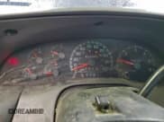 ✅ 1998 Ford F-150 • VIN: 2FTZF18WXWCA92983 • Lot: 93151645. Wystawiony na Copart z przebiegiem 420 000 mil. Bezpłatny archiwum sprzedaży aukcyjnych z USA i szczegółowy raport historii pojazdu na DreamBid. Zdjęcie 9.