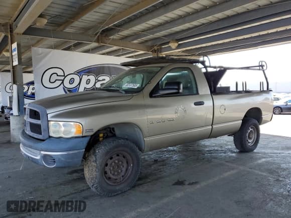 ✅ 2005 Dodge 2500 ST • VIN: 3D7KS26D15G806379 • Lot: 60137585. Wystawiony na Copart z przebiegiem 122 103 mil. Bezpłatny archiwum sprzedaży aukcyjnych z USA i szczegółowy raport historii pojazdu na DreamBid. Zdjęcie 1.