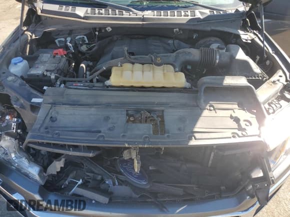 ✅ 2018 Ford F-150 XL • VIN: 1FTMF1CP3JKF70112 • Lot: 85824395. Wystawiony na Copart z przebiegiem 100 851 mil. Bezpłatny archiwum sprzedaży aukcyjnych z USA i szczegółowy raport historii pojazdu na DreamBid. Zdjęcie 11.