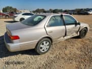 ✅ 2000 Toyota Camry LE • VIN: 4T1BG28KXYU956253 • Lot: 91483795. Wystawiony na Copart z przebiegiem 176 210 mil. Bezpłatny archiwum sprzedaży aukcyjnych z USA i szczegółowy raport historii pojazdu na DreamBid. Zdjęcie 3.