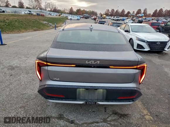 ✅ 2025 Kia K4 LXS • VIN: 3KPFT4DE0SE046422 • Lot: 94164055. Wystawiony na Copart z przebiegiem 23 194 mil. Bezpłatny archiwum sprzedaży aukcyjnych z USA i szczegółowy raport historii pojazdu na DreamBid. Zdjęcie 6.