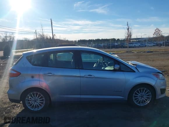 ✅ 2014 Ford C-Max SE • VIN: 1FADP5AU9EL521693 • Lot: 43742166. Wystawiony na IAAI z przebiegiem 136 435 mil. Bezpłatny archiwum sprzedaży aukcyjnych z USA i szczegółowy raport historii pojazdu na DreamBid. Zdjęcie 13.
