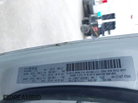 2019 Ram 1500 Big Horn z VIN 1C6RR6TT1KS593811, wystawiony jako IAAI lot #42006658 z przebiegiem 169 121 mil mil oraz . Historia ofert i sprzedaży dostępna na DreamBid. Obrazek 9.