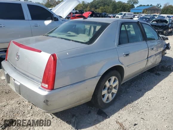 ✅ 2007 Cadillac DTS Luxury I • VIN: 1G6KD57Y87U136890 • Лот: 89813615. Опубликован ранее на Copart с пробегом Не указан. Бесплатный доступ к архиву аукционных продаж из США и подробный отчёт об истории автомобиля на DreamBid. Изображение 3.
