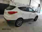 2014 Hyundai Tucson SE z VIN KM8JU3AG3EU831168, wystawiony jako Copart lot #66070105 z przebiegiem 118 852 mil mil oraz Czysty tytuł • Clean title. Historia ofert i sprzedaży dostępna na DreamBid. Obrazek 3.