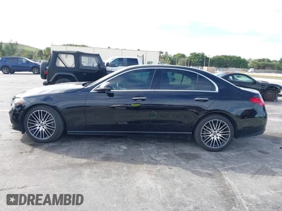 ✅ 2023 Mercedes-Benz C 300 • VIN: W1KAF4GB0PR070191 • Лот: 43621530. Опубликован ранее на IAAI с пробегом 35 749 миль. Бесплатный доступ к архиву аукционных продаж из США и подробный отчёт об истории автомобиля на DreamBid. Изображение 15.