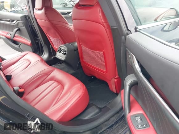 ✅ 2021 Maserati Ghibli S GranSport • VIN: ZAM57YSSXM1365764 • Лот: 43251659. Опубликован ранее на IAAI с пробегом 33 734 миль. Бесплатный доступ к архиву аукционных продаж из США и подробный отчёт об истории автомобиля на DreamBid. Изображение 8.