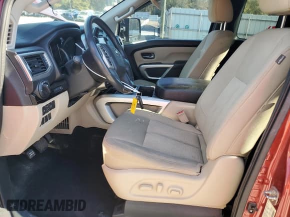 ✅ 2017 Nissan Titan SV • VIN: 1N6AA1C57HN557305 • Lot: 93114525. Listed on Copart with 118,779 mi. Free auction sales archive from the USA and detailed vehicle history report at DreamBid. Image 7.