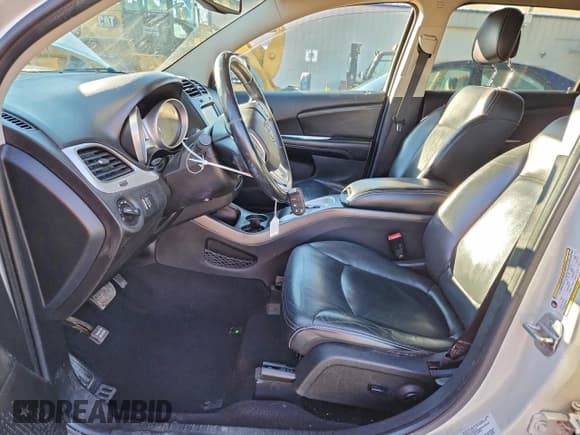 ✅ 2014 Dodge Journey SXT • VIN: 3C4PDCBB5ET154975 • Lot: 93632375. Wystawiony na Copart z przebiegiem 139 716 mil. Bezpłatny archiwum sprzedaży aukcyjnych z USA i szczegółowy raport historii pojazdu na DreamBid. Zdjęcie 7.