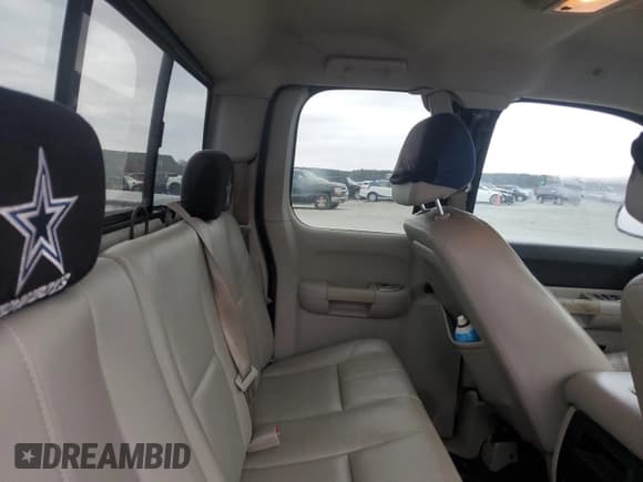 ✅ 2008 Chevrolet Silverado 1500 2LT • VIN: 2GCEC19J181266349 • Lot: 43230045. Wystawiony na Copart z przebiegiem 204 540 mil. Bezpłatny archiwum sprzedaży aukcyjnych z USA i szczegółowy raport historii pojazdu na DreamBid. Zdjęcie 11.