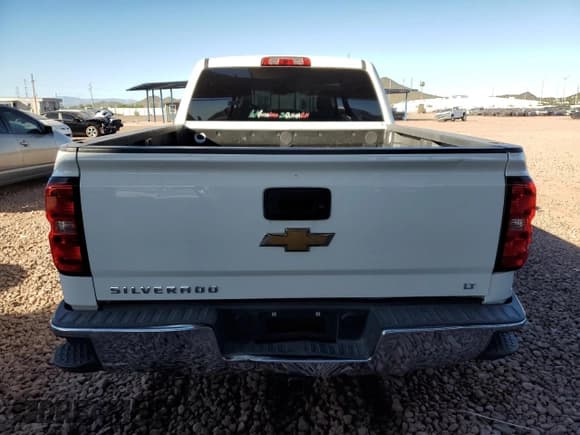✅ 2015 Chevrolet Silverado 1500 LT • VIN: 1GCVKREH2FZ201051 • Lot: 90433875. Listed on Copart with 152,999 mi. Free auction sales archive from the USA and detailed vehicle history report at DreamBid. Image 6.