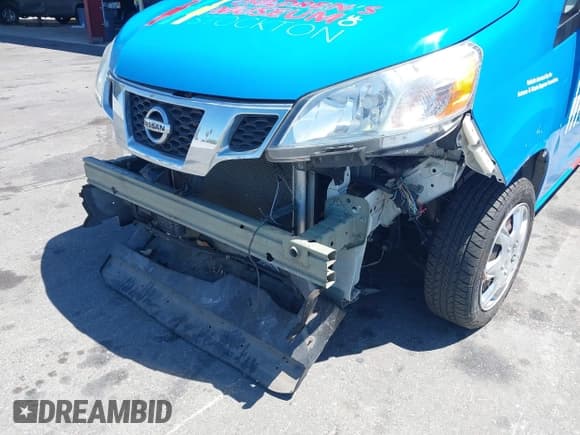 ✅ 2015 Nissan NV200 SV • VIN: 3N6CM0KNXFK730197 • Lot: 42914181. Wystawiony na IAAI z przebiegiem 95 342 mil. Bezpłatny archiwum sprzedaży aukcyjnych z USA i szczegółowy raport historii pojazdu na DreamBid. Zdjęcie 6.