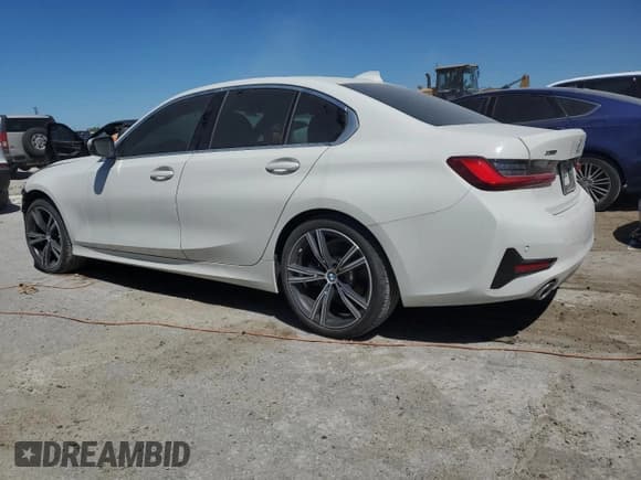 ✅ 2021 BMW 3 Series 330i xDrive • VIN: 3MW5R7J04M8B98304 • Lot: 49218305. Wystawiony na Copart z przebiegiem 16 246 mil. Bezpłatny archiwum sprzedaży aukcyjnych z USA i szczegółowy raport historii pojazdu na DreamBid. Zdjęcie 2.