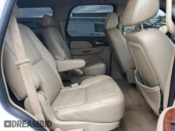 ✅ 2008 Chevrolet Tahoe LTZ • VIN: 1GNFK13068J139326 • Lot: 89467315. Wystawiony na Copart z przebiegiem 130 719 mil. Bezpłatny archiwum sprzedaży aukcyjnych z USA i szczegółowy raport historii pojazdu na DreamBid. Zdjęcie 11.