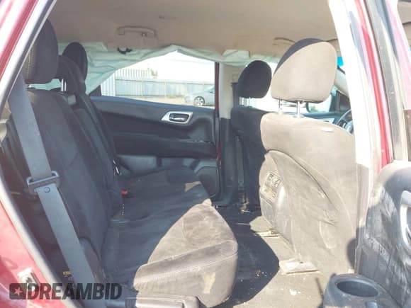 ✅ 2015 Nissan Pathfinder SV • VIN: 5N1AR2MN4FC611552 • Lot: 42721843. Listed on IAAI with 135,260 mi. Free auction sales archive from the USA and detailed vehicle history report at DreamBid. Image 8.