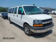✅ 2020 Chevrolet Express Passenger LT • VIN: 1GAZGPFG8L1215472 • Lot: 42463979. Wystawiony na IAAI z przebiegiem 78 397 mil. Bezpłatny archiwum sprzedaży aukcyjnych z USA i szczegółowy raport historii pojazdu na DreamBid. Zdjęcie 1.