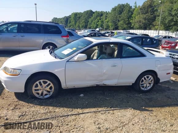 2001 Honda Accord EX с VIN 1HGCG22581A016294, выставлен на аукционе IAAI как лот 42651031 с пробегом 167 045 миль миль и . История ставок и продаж доступна на DreamBid. Изображение 6.