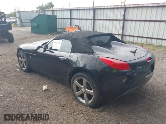 ✅ 2007 Pontiac Solstice • VIN: 1G2MB35B57Y117807 • Lot: 43017786. Wystawiony na IAAI z przebiegiem 141 808 mil. Bezpłatny archiwum sprzedaży aukcyjnych z USA i szczegółowy raport historii pojazdu na DreamBid. Zdjęcie 3.