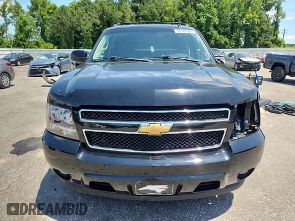 ✅ 2013 Chevrolet Avalanche LS • VIN: 3GNMCEE06DG341524 • Lot: 60120105. Listed on Copart with 145,496 mi. Free auction sales archive from the USA and detailed vehicle history report at DreamBid. Image 5.
