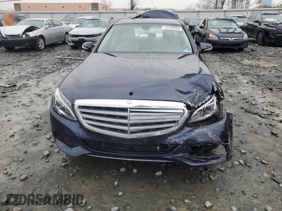 ✅ 2015 Mercedes-Benz C 300 Luxury • VIN: 55SWF4KBXFU040559 • Lot: 93189365. Wystawiony na Copart z przebiegiem 84 530 mil. Bezpłatny archiwum sprzedaży aukcyjnych z USA i szczegółowy raport historii pojazdu na DreamBid. Zdjęcie 5.