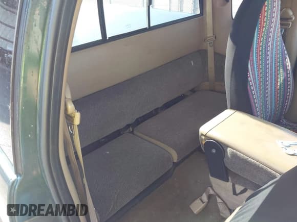 ✅ 1998 Dodge Dakota SLT • VIN: 1B7GL22X5WS711623 • Lot: 43658731. Wystawiony na IAAI z przebiegiem 268 139 mil. Bezpłatny archiwum sprzedaży aukcyjnych z USA i szczegółowy raport historii pojazdu na DreamBid. Zdjęcie 8.