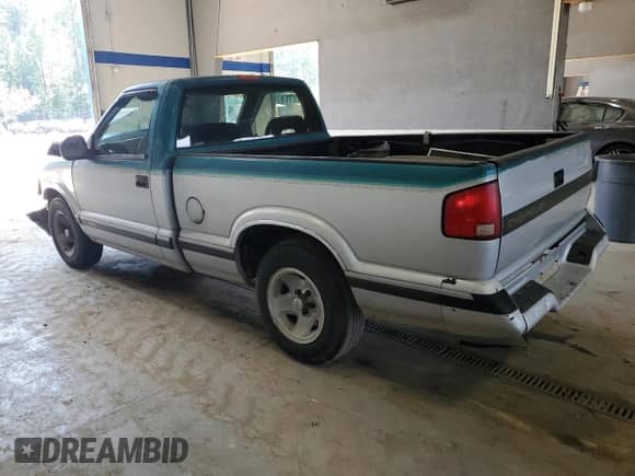 1994 Chevrolet S-10 с VIN 1GCCS1447RK129185, выставлен на аукционе Copart как лот 69407964 с пробегом 193 366 миль миль и Списание • Salvage title. История ставок и продаж доступна на DreamBid. Изображение 2.