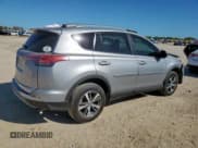 ✅ 2018 Toyota RAV4 XLE • VIN: 2T3WFREV9JW501922 • Lot: 91021485. Wystawiony na Copart z przebiegiem 37 122 mil. Bezpłatny archiwum sprzedaży aukcyjnych z USA i szczegółowy raport historii pojazdu na DreamBid. Zdjęcie 3.