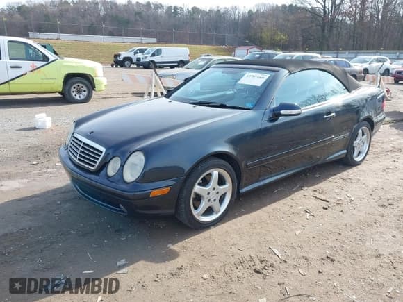 ✅ 2003 Mercedes-Benz CLK 430 • VIN: WDBLK70G33T135360 • Lot: 43767166. Listed on IAAI with 89,358 mi. Free auction sales archive from the USA and detailed vehicle history report at DreamBid. Image 2.